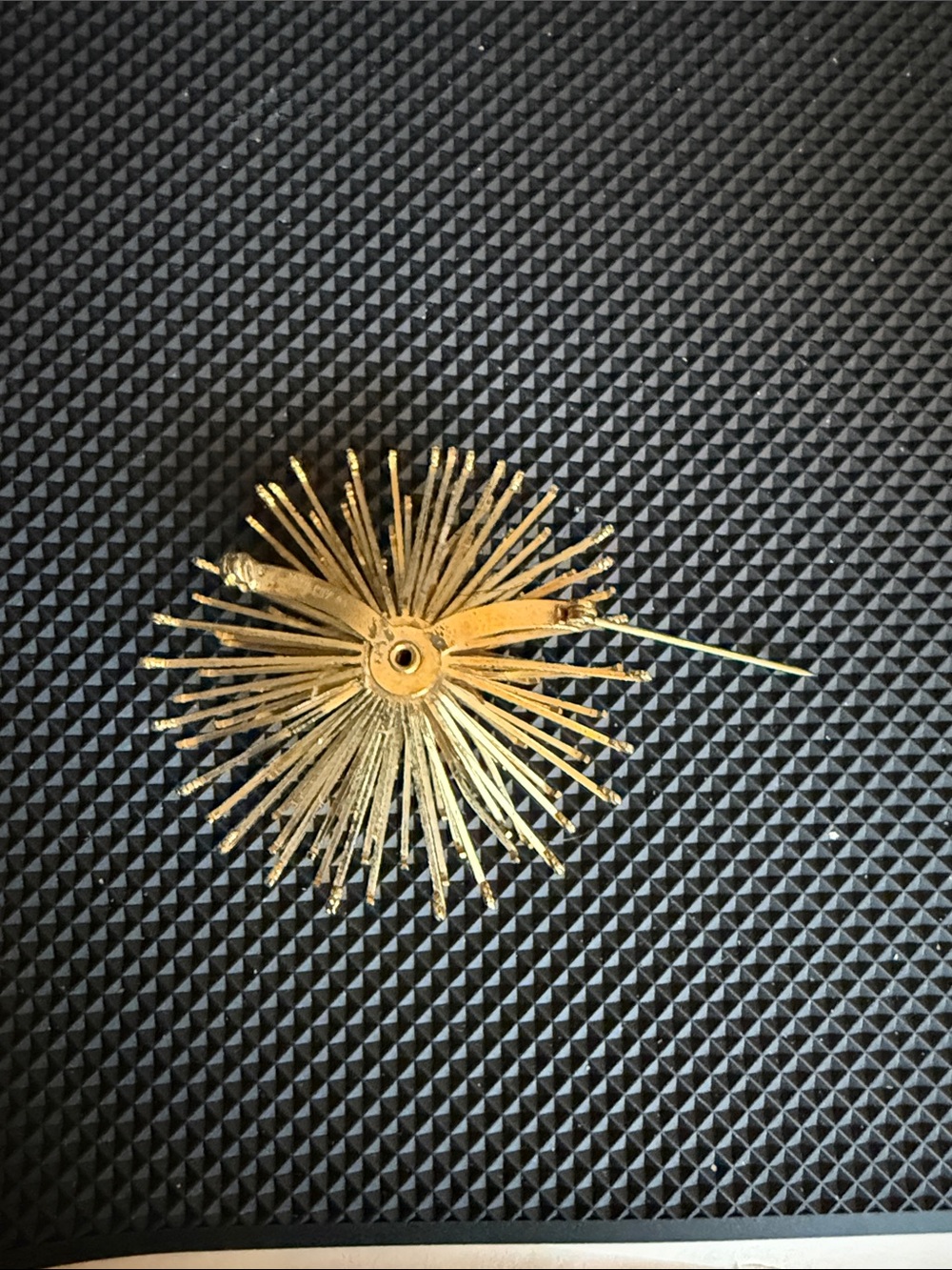 Gold Sunburst Brooch with Amber Gem - Picture 4 of 4